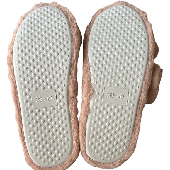 🩷New Adorable Pinkish Mauve Bow Tie Plush Slippers🩷 - Picture 4 of 4